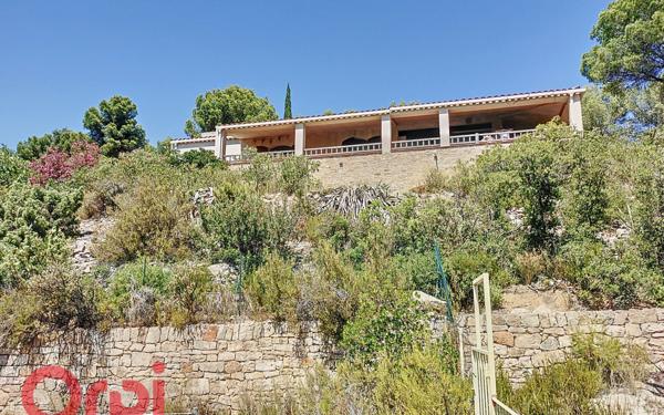 Maison à vendre    5 pièces •  La Cadière-d'Azur