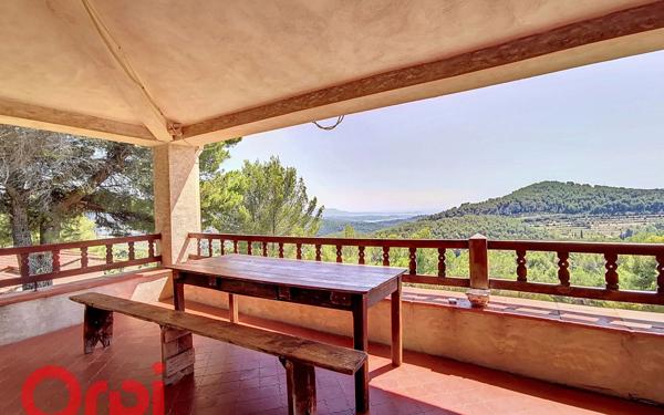 Maison à vendre    5 pièces •  La Cadière-d'Azur