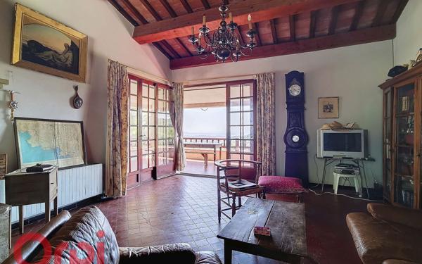Maison à vendre    5 pièces •  La Cadière-d'Azur