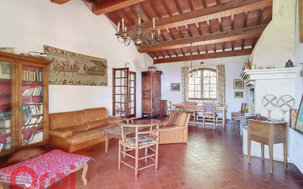 Maison à vendre    5 pièces •  La Cadière-d'Azur