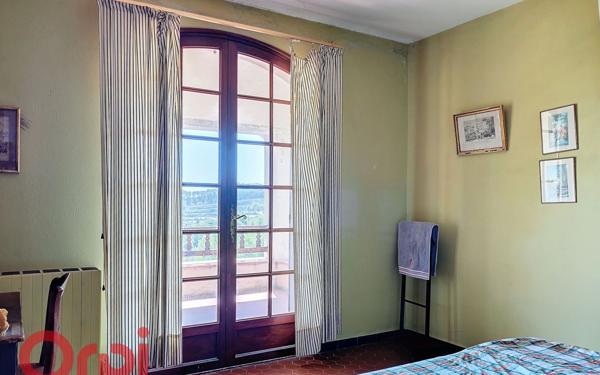 Maison à vendre    5 pièces •  La Cadière-d'Azur