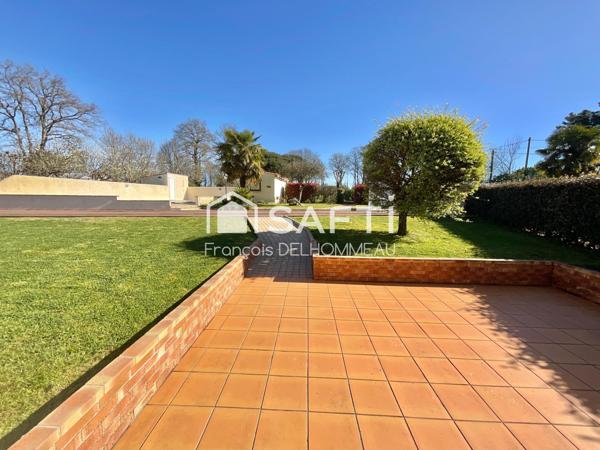 Corps de ferme rénovée 120m2, studio 30m2, grange 130m2, préau 70m2