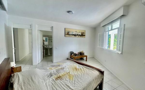 Maison à vendre    6 pièces • 203,63 m2 Baie-Mahault