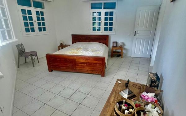 Maison à vendre    6 pièces • 203,63 m2 Baie-Mahault