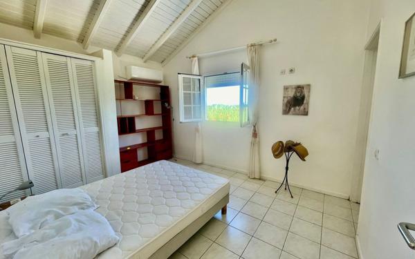 Maison à vendre    6 pièces • 203,63 m2 Baie-Mahault