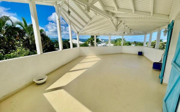 Maison à vendre    6 pièces • 203,63 m2 Baie-Mahault