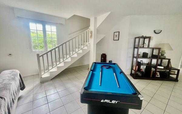 Maison à vendre    6 pièces • 203,63 m2 Baie-Mahault