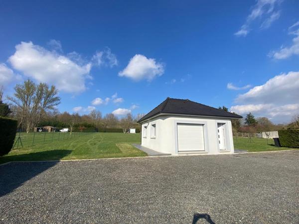 12 mn Gare de MONTARGIS - A VENDRE MAISON CONTEMPORAINE RECENTE 5 PIECES, 4 CHAMBRES + STUDIO INDEPENDANT, TERRAIN CLOS 3476 m2