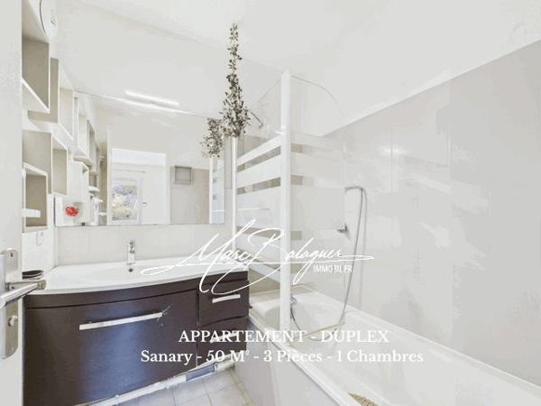 Sanary-sur-Mer (83110) SANARY : Vue Campagne, piscine, plage à pied - Le duplex parfait !