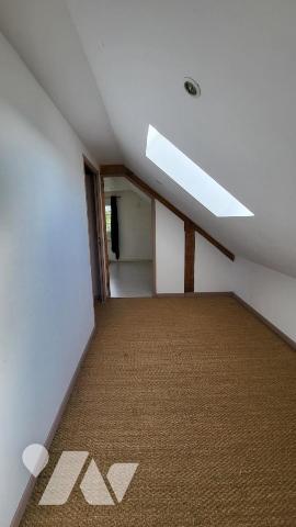 Dans un quartier résidentiel, pavillon sur 1420 m²