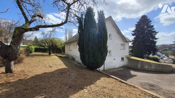 Dans un quartier résidentiel, pavillon sur 1420 m²