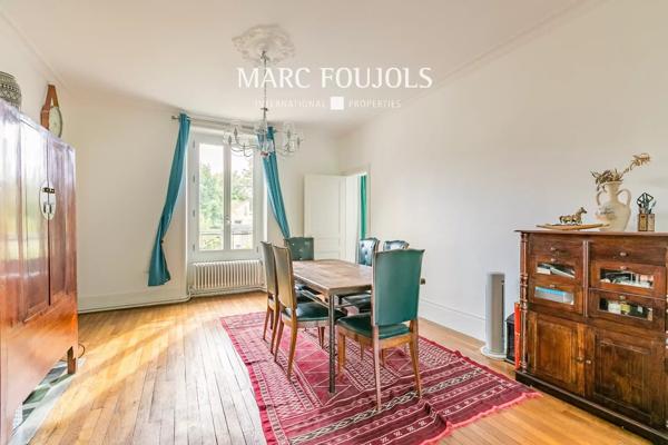 Charmant appartement avec terrasse, en centre ville de Chantilly