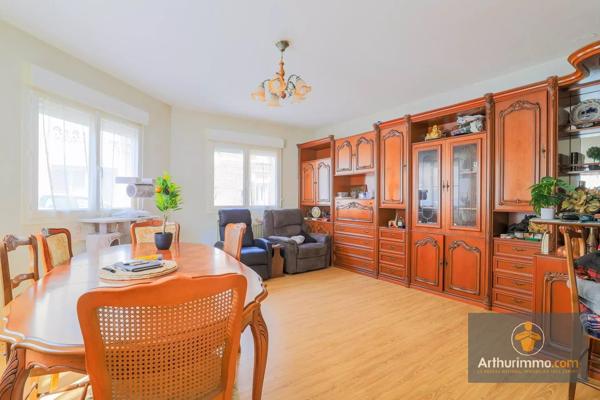 Vente                                                      Maison de ville
                        
                     6 pièces                      137 m2                     à Noyon