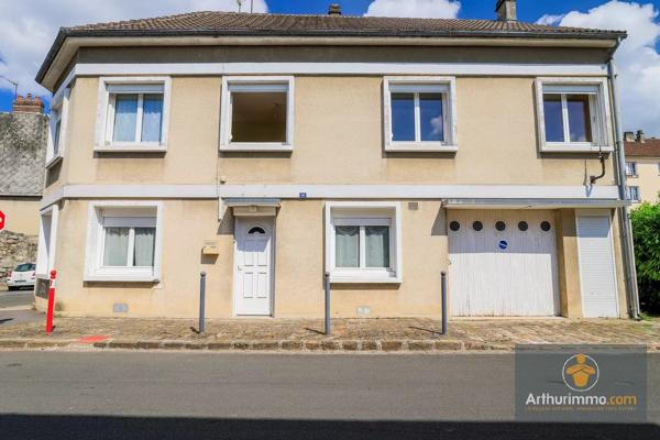 Vente                                                      Maison de ville
                        
                     6 pièces                      137 m2                     à Noyon