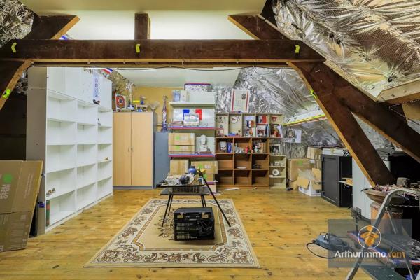 Vente                                                      Maison de ville
                        
                     6 pièces                      137 m2                     à Noyon