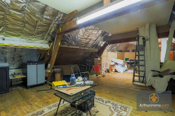 Vente                                                      Maison de ville
                        
                     6 pièces                      137 m2                     à Noyon
