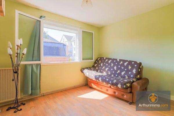 Vente                                                      Maison de ville
                        
                     6 pièces                      137 m2                     à Noyon
