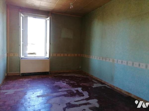 MAISON DE VILLE A RENOVER