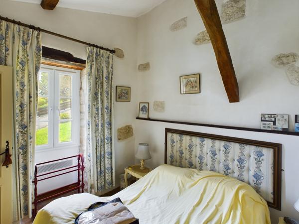 Belvèze (82150) MONTAIGU DE QUERCY Maison en pierre avec 3 chambres, maison d'amis, piscine et 8686m2 de terrain