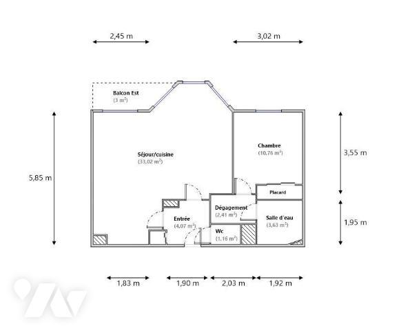 Carré d’Or – Bas Gambetta : 2/3 Pièces avec terrasse, en étage élevé, à proximité de la mer.