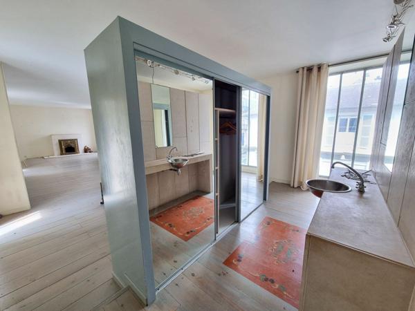 Immeuble à vendre    5 pièces • 325 m2 Pau