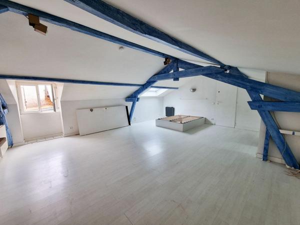 Immeuble à vendre    5 pièces • 325 m2 Pau