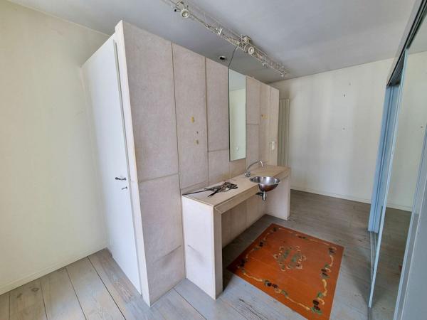 Immeuble à vendre    5 pièces • 325 m2 Pau