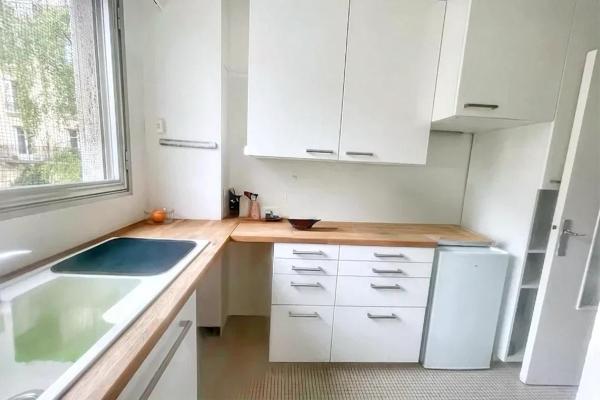 APPARTEMENT LUMINEUX ET TRAVERSANT CAMBRONNE/SEVRES LECOURBE