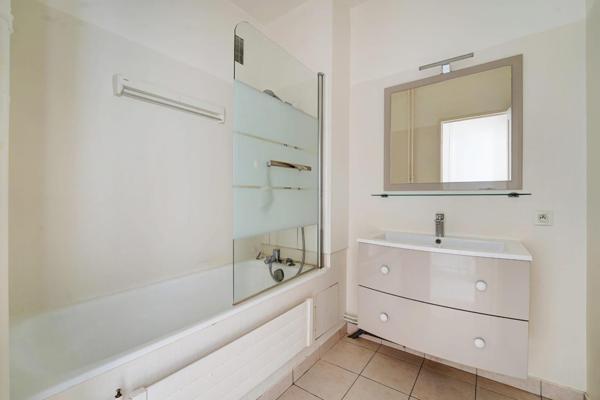 APPARTEMENT LUMINEUX ET TRAVERSANT CAMBRONNE/SEVRES LECOURBE