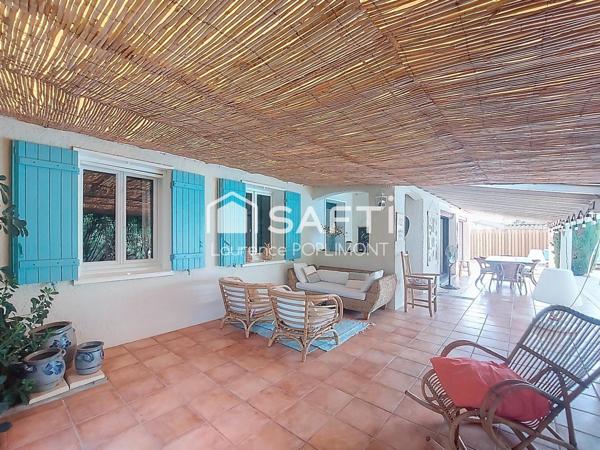 Maison traversante 4 pièces sur terrain clos de 1 370 m² avec piscine et grandes terrasses – Idéale en résidence principale ou secondaire, proche gare TGV