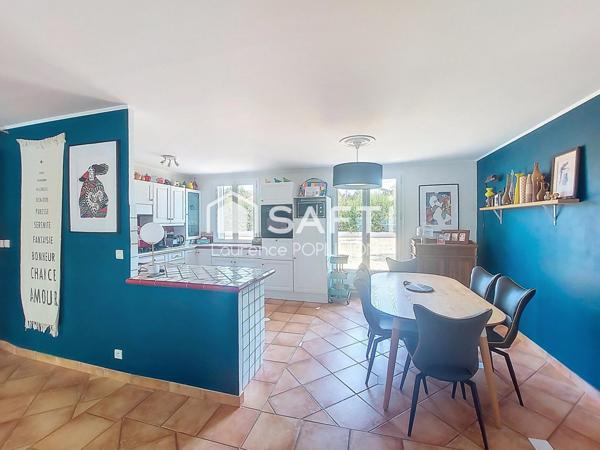 Maison traversante 4 pièces sur terrain clos de 1 370 m² avec piscine et grandes terrasses – Idéale en résidence principale ou secondaire, proche gare TGV