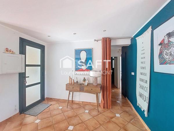 Maison traversante 4 pièces sur terrain clos de 1 370 m² avec piscine et grandes terrasses – Idéale en résidence principale ou secondaire, proche gare TGV