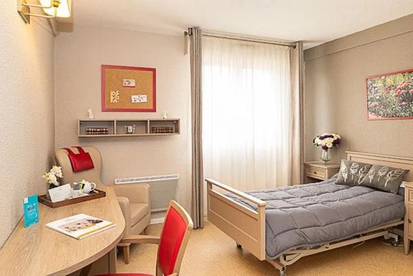 INVESTISSEMENT LOCATIF – SAINT-ÉTIENNE – Résidence EHPAD Villa Janin – 7.02% de rentabilité