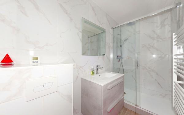 Immeuble à vendre    9 pièces •  Algrange