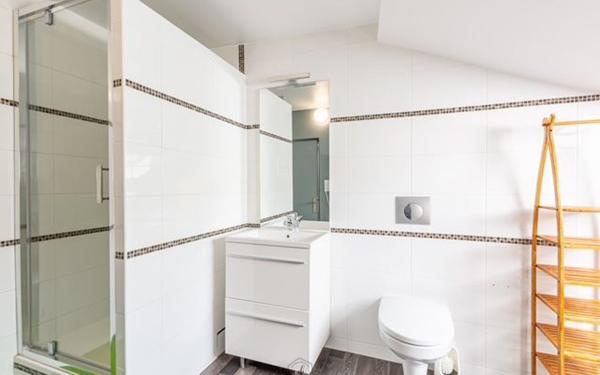 Immeuble à vendre    9 pièces •  Algrange