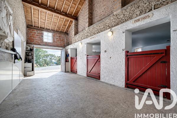 Maison à vendre 16 pièces 660 m² Bram