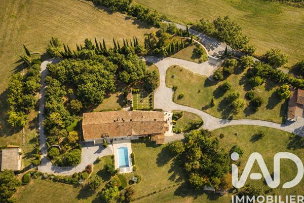 Maison à vendre 16 pièces 660 m² Bram