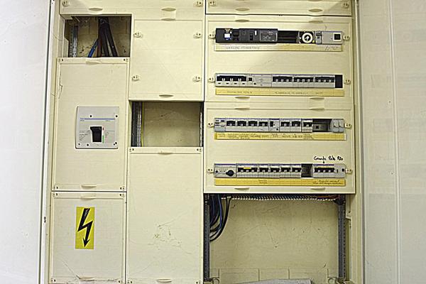Entrepôt/Local industriel  fonctionnel, accessible et adapté à vos besoins logistiques  à vendre MULHOUSE (68)