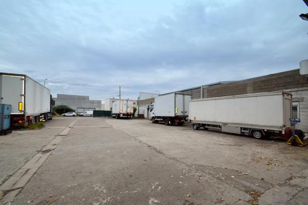 Entrepôt/Local industriel  fonctionnel, accessible et adapté à vos besoins logistiques  à vendre MULHOUSE (68)