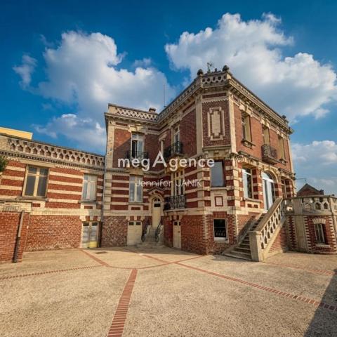 Maison à Amiens, 80000 - 9 pièces 262m²