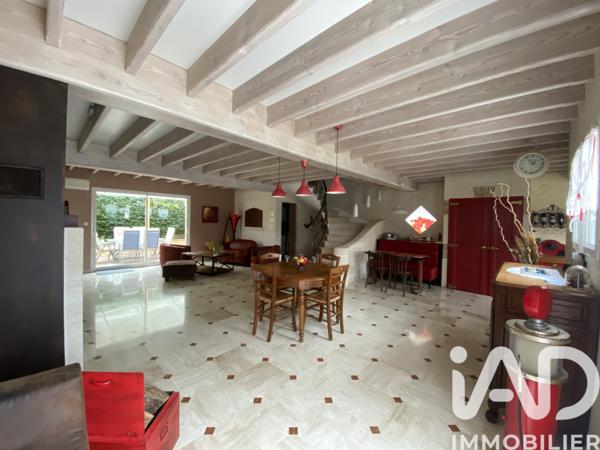 Maison à vendre 7 pièces 230 m² Saint-Loubès