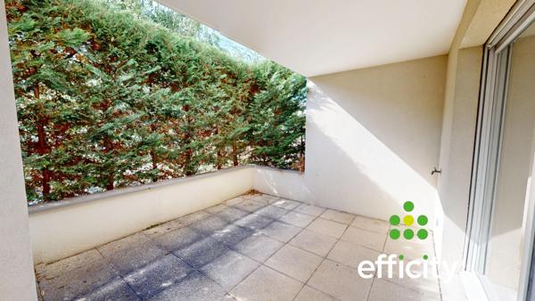 Appartement
         2 pièces
        - 40 m² 170 000 € *