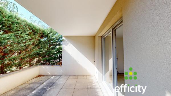 Appartement
         2 pièces
        - 40 m² 170 000 € *