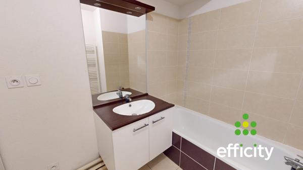 Appartement
         2 pièces
        - 40 m² 170 000 € *