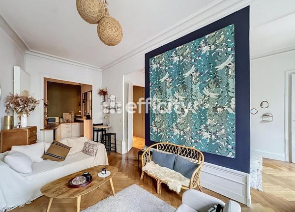 Appartement
         2 pièces
        - 74 m² Exclusivité 389 000 € *