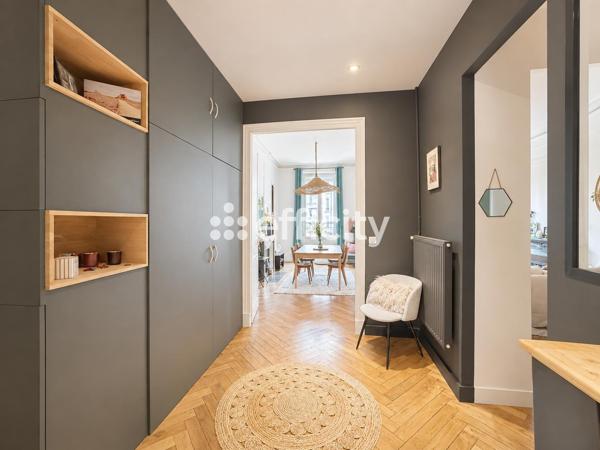 Appartement
         2 pièces
        - 74 m² Exclusivité 389 000 € *