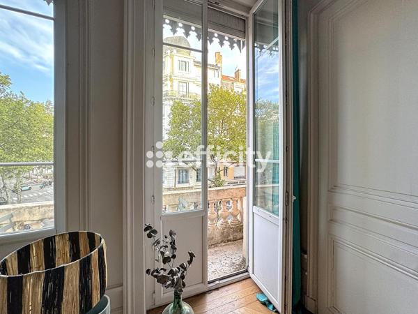 Appartement
         2 pièces
        - 74 m² Exclusivité 389 000 € *