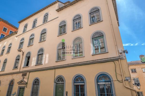 Appartement
         2 pièces
        - 40 m² 214 000 € *