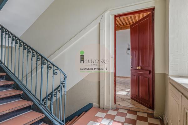 Appartement
         2 pièces
        - 40 m² 214 000 € *