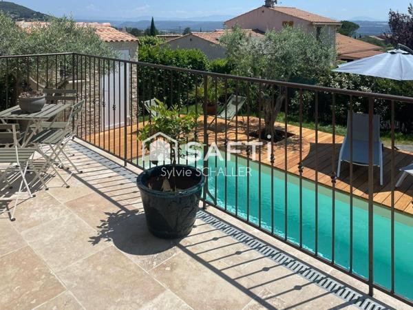 Maison mitoyenne , 4 chambres, 1 bureau, 1 piscine au sel, 1 garage, 1 place de parking